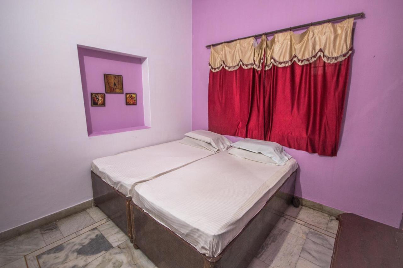 Friends Guest House & Hostel Агра Экстерьер фото