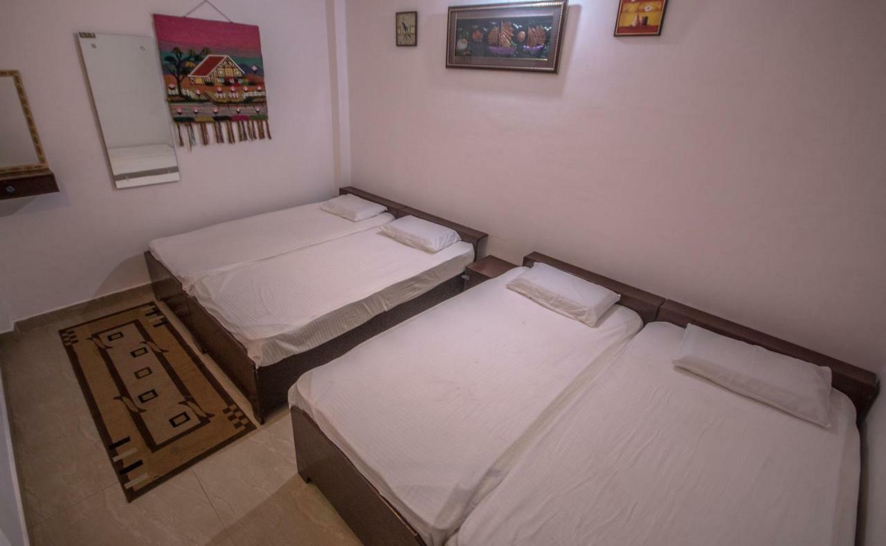 Friends Guest House & Hostel Агра Экстерьер фото